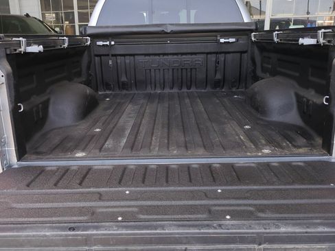 Used 2018 Toyota Tundra SR5 AWD/4WD image 16