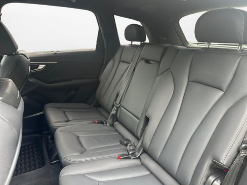 Used 2025 Audi Q7 3.0T Premium Plus w/ Premium Plus Package AWD/4WD image 12