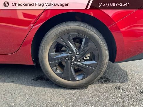 Used 2023 Hyundai Elantra SEL FWD image 7