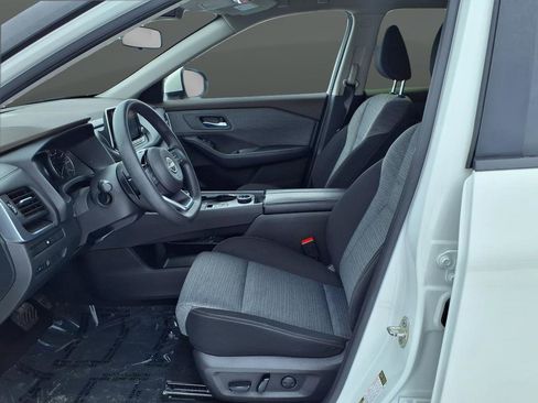 Used 2023 Nissan Rogue SV image 10