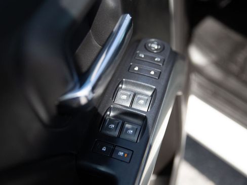 Used 2018 Chevrolet Silverado 1500 LT image 17