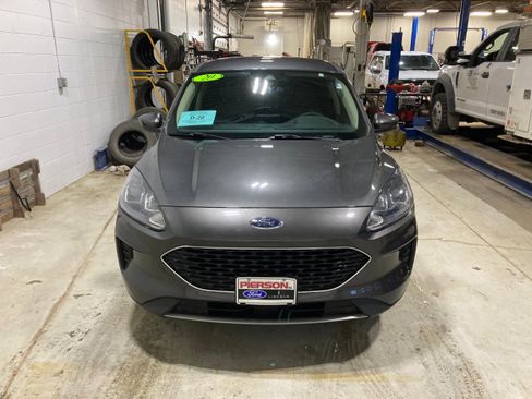 Used 2020 Ford Escape SE image 2