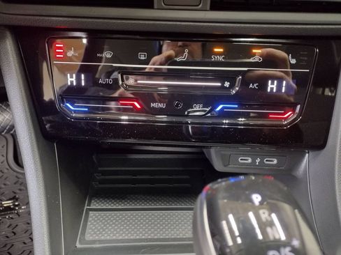 New 2026 Volkswagen Jetta SE FWD image 30
