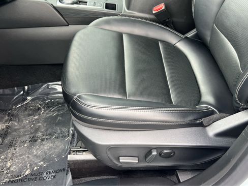 Used 2025 Ford Escape Platinum image 29