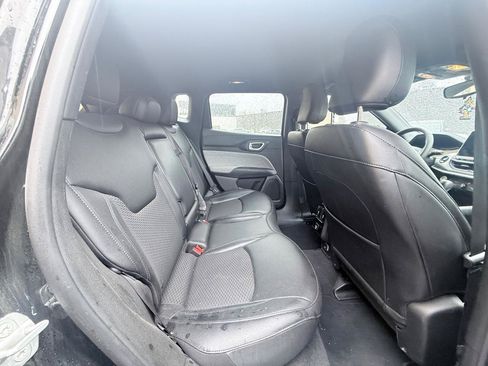 Used 2024 Jeep Compass Latitude w/ Altitude Special Edition AWD/4WD image 9