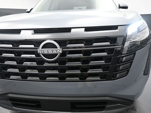 New 2026 Nissan Pathfinder Platinum AWD/4WD image 11