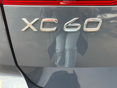 Used 2024 Volvo XC60 B5 Core image 43
