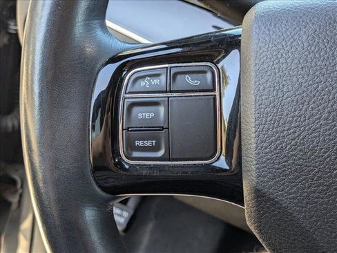 Used 2018 Dodge Grand Caravan SXT w/ Driver Convenience Group image 4