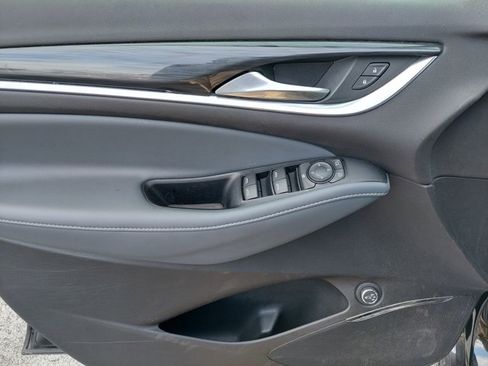 Used 2023 Buick Enclave Essence image 32