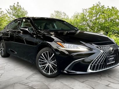 Certified 2024 Lexus ES 250 w/ Premium Package