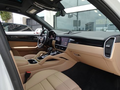 Used 2021 Porsche Cayenne E-Hybrid AWD/4WD image 20