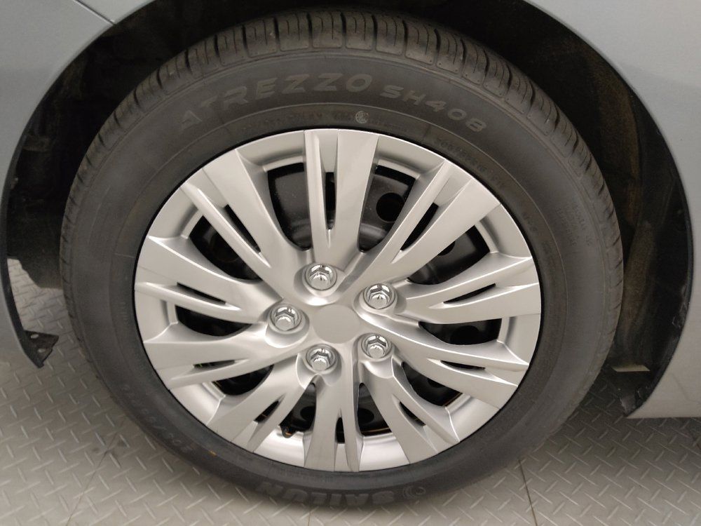 Used 2017 Hyundai Elantra GT FWD image 31