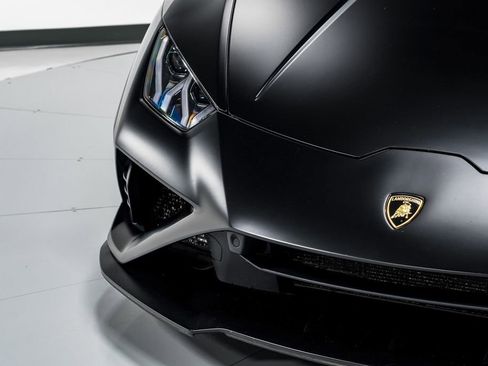 Used 2022 Lamborghini Huracan EVO RWD image 40