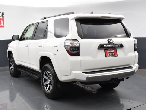 Used 2022 Toyota 4Runner TRD Off-Road Premium image 3