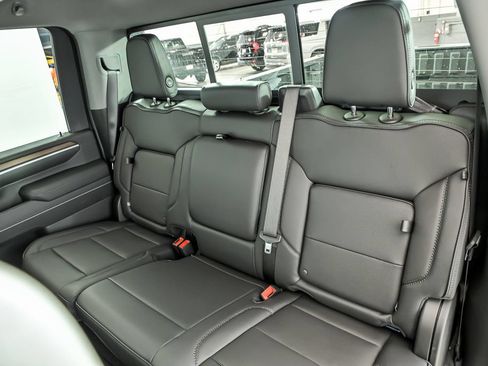 New 2026 GMC Sierra 2500 Denali w/ Denali Reserve Package AWD/4WD image 11