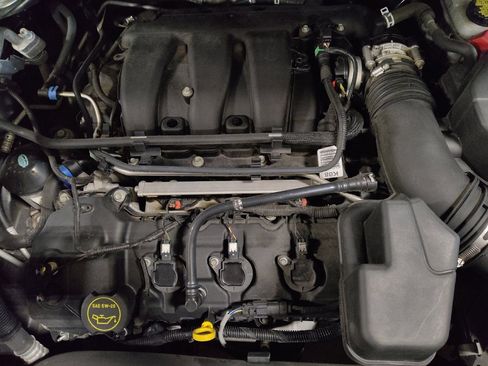 Used 2018 Ford Explorer XLT image 30