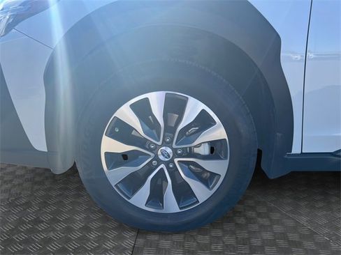Used 2023 Subaru Outback Limited image 9