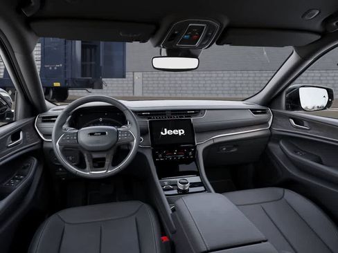 Used 2025 Jeep Grand Cherokee Limited w/ Black Appearance Package AWD/4WD image 14