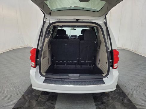 Used 2015 Dodge Grand Caravan SXT FWD image 29