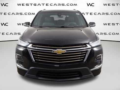 Used 2023 Chevrolet Traverse High Country image 1