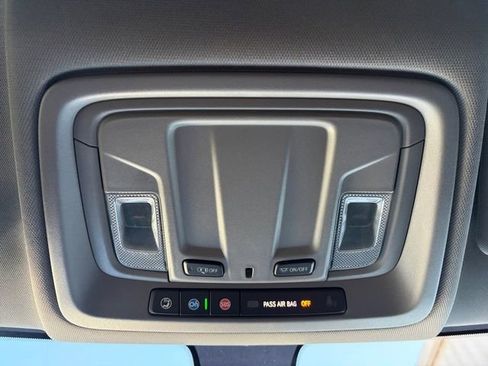 Used 2020 Chevrolet Silverado 1500 Custom Trail Boss w/ Custom Convenience Package image 12