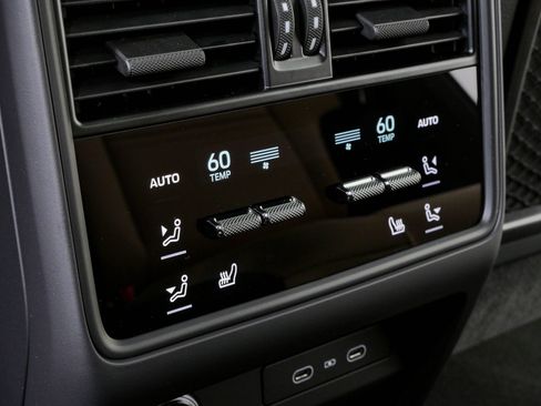 New 2026 Porsche Cayenne S AWD/4WD image 22