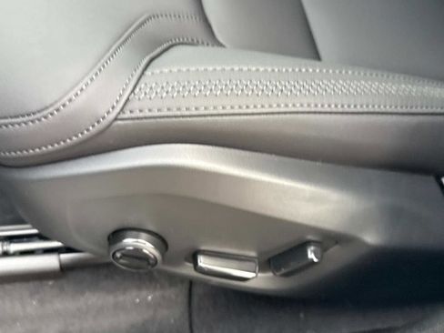 New 2026 Volvo XC60 B5 Plus w/ Climate Package image 18