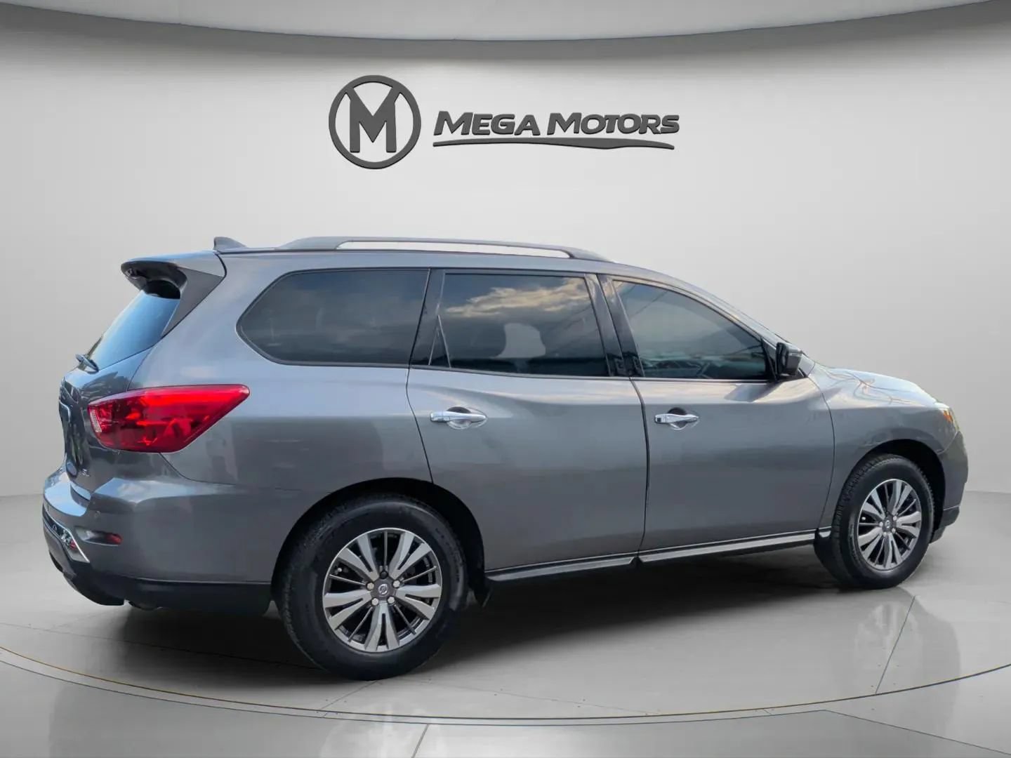 Used 2020 Nissan Pathfinder SL FWD image 8