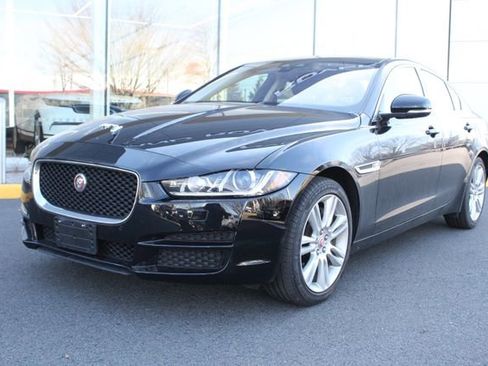 Used 2019 Jaguar XE Prestige image 1