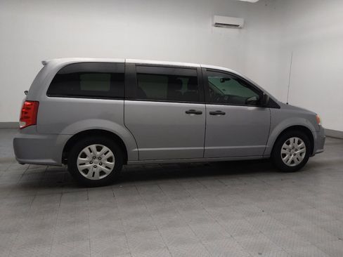 Used 2019 Dodge Grand Caravan SE w/ UConnect Hands-Free Group FWD image 10