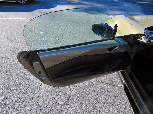 Used 2023 MAZDA MX-5 Miata Club w/ Brembo/BBS Recaro Package image 32