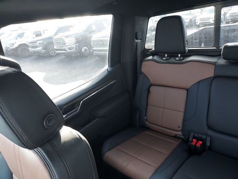 Used 2024 Chevrolet Silverado 1500 High Country w/ High Country Premium Package image 12