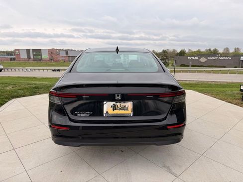 Used 2024 Honda Accord EX image 4