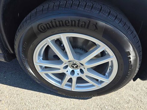 Used 2026 Mercedes-Benz GLC 300 image 9