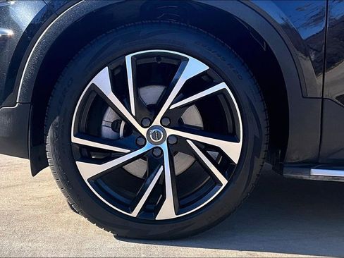 Used 2022 Volvo XC40 T5 R-Design w/ Advanced Package image 12