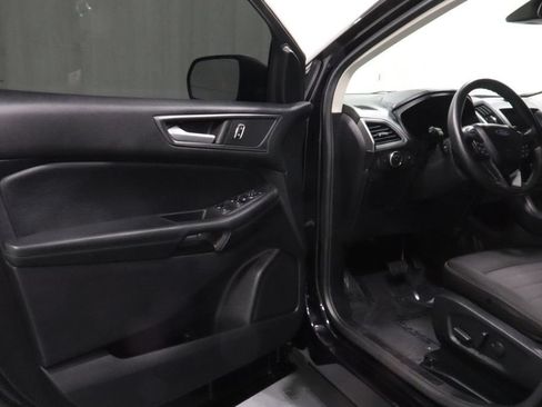 Used 2020 Ford Edge SE FWD image 10