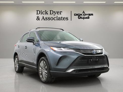 Used 2021 Toyota Venza Limited AWD/4WD image 3