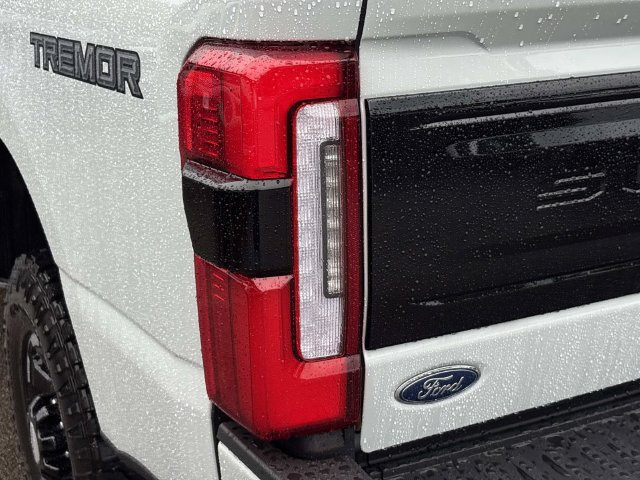 New 2026 Ford F350 Platinum w/ Tremor Off-Road Package AWD/4WD image 11