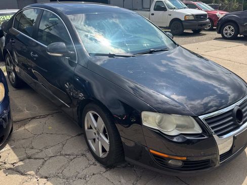 Used 2009 Volkswagen Passat Komfort FWD image 3