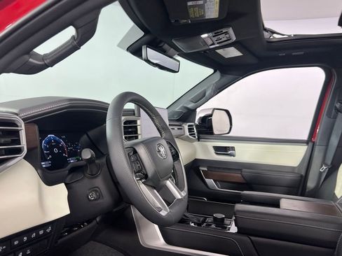 Used 2025 Toyota Sequoia Capstone image 21