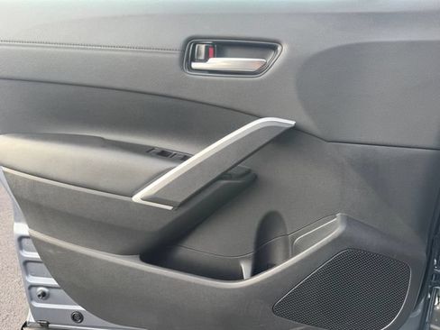 Used 2025 Toyota Corolla Cross XLE FWD image 19