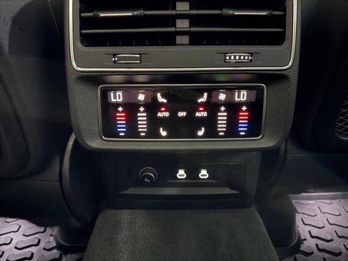 Used 2024 Audi SQ7 Premium Plus AWD/4WD image 27