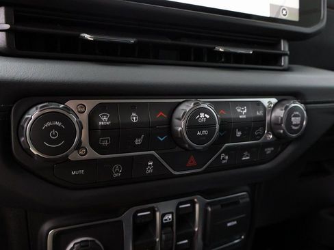 New 2026 Jeep Wrangler Unlimited Rubicon w/ Safety Group image 36