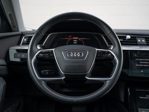 Used 2022 Audi e-tron Premium w/ Convenience Plus Package image 23