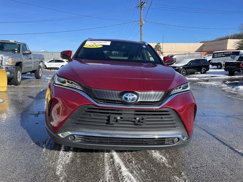 Certified 2021 Toyota Venza XLE image 5