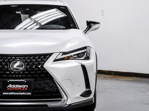 Used 2019 Lexus UX 200 w/ Premium Package FWD image 57