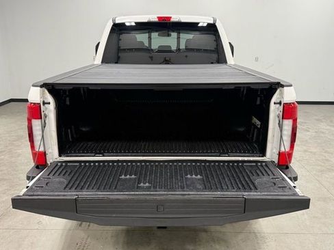 Used 2019 Ford F250 Platinum w/ Platinum Ultimate Package image 12