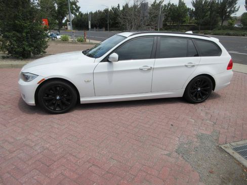 Used 2011 BMW 328i Wagon RWD image 60