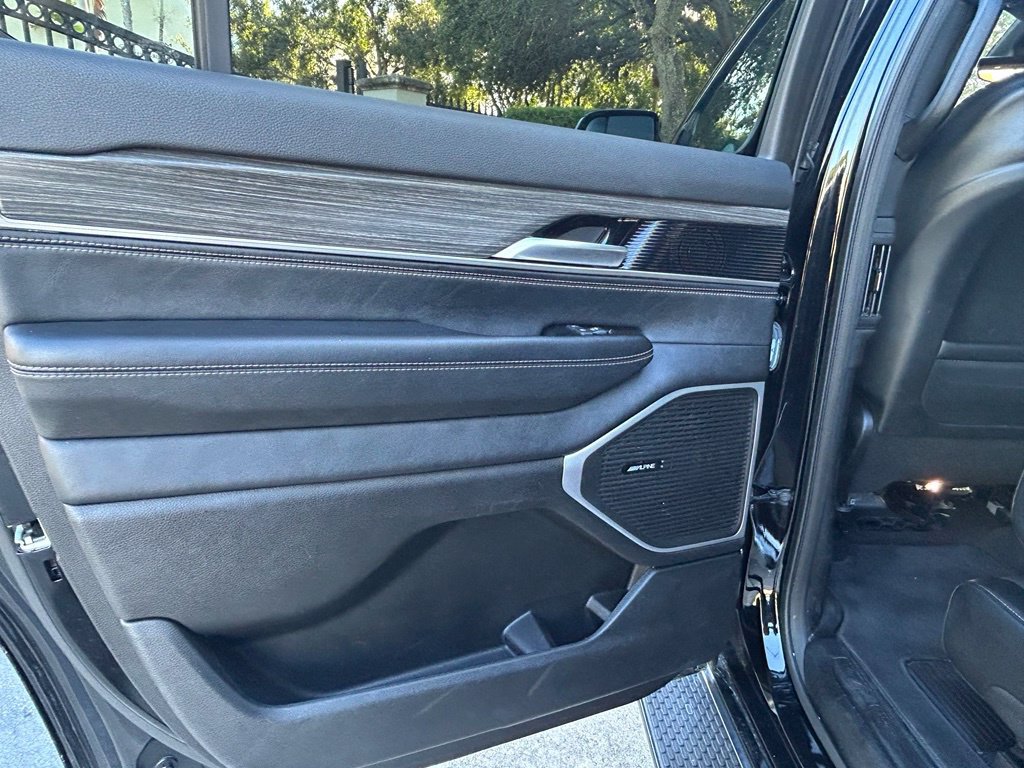 Used 2024 Jeep Wagoneer Series II w/ Flexible Seating Group RWD image 45