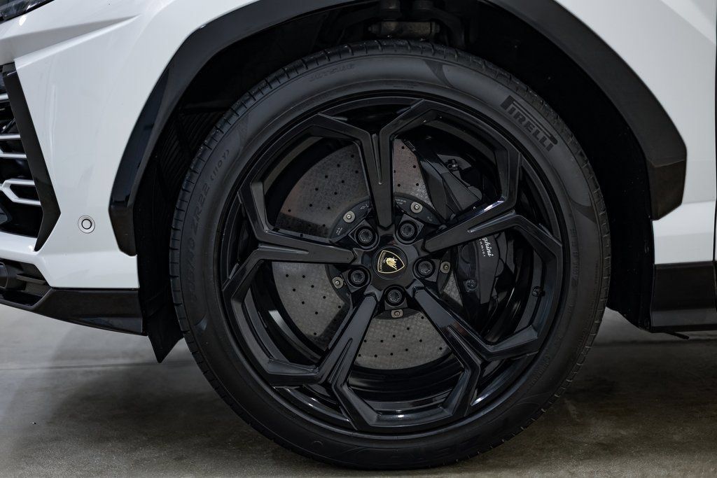 Used 2021 Lamborghini Urus AWD/4WD image 4